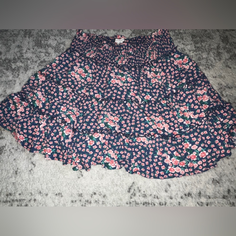 American Eagle Smocked Ruffle Mini Skirt Floral Navy and Pink Size: Large EUC!